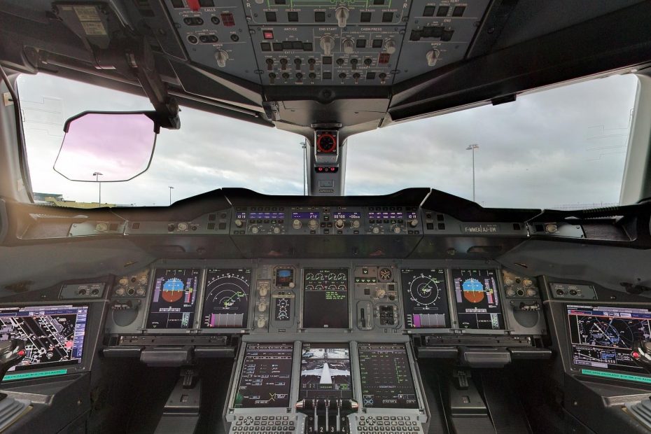 SCADE Suite and SCADE Display in the Airbus A380 Cockpit